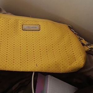 Sofia Vergara yellow hand bag